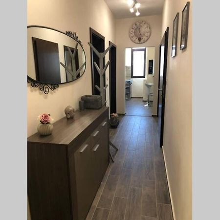 וארנה Lovely 3-Bedroom Apartment For 7 Ppl At The Centre מראה חיצוני תמונה