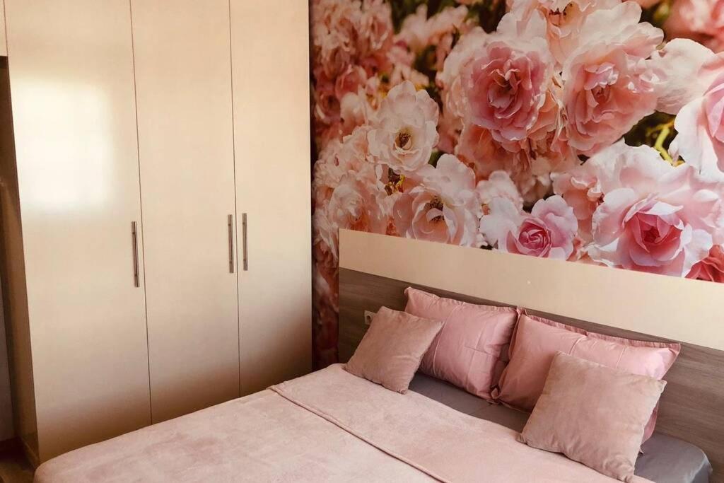 וארנה Lovely 3-Bedroom Apartment For 7 Ppl At The Centre מראה חיצוני תמונה