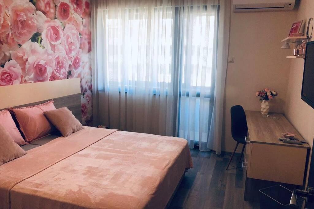 וארנה Lovely 3-Bedroom Apartment For 7 Ppl At The Centre מראה חיצוני תמונה