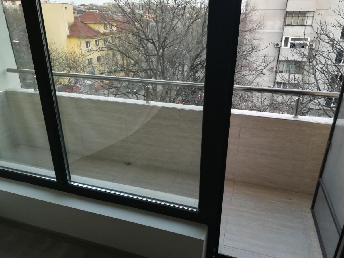 וארנה Lovely 3-Bedroom Apartment For 7 Ppl At The Centre מראה חיצוני תמונה